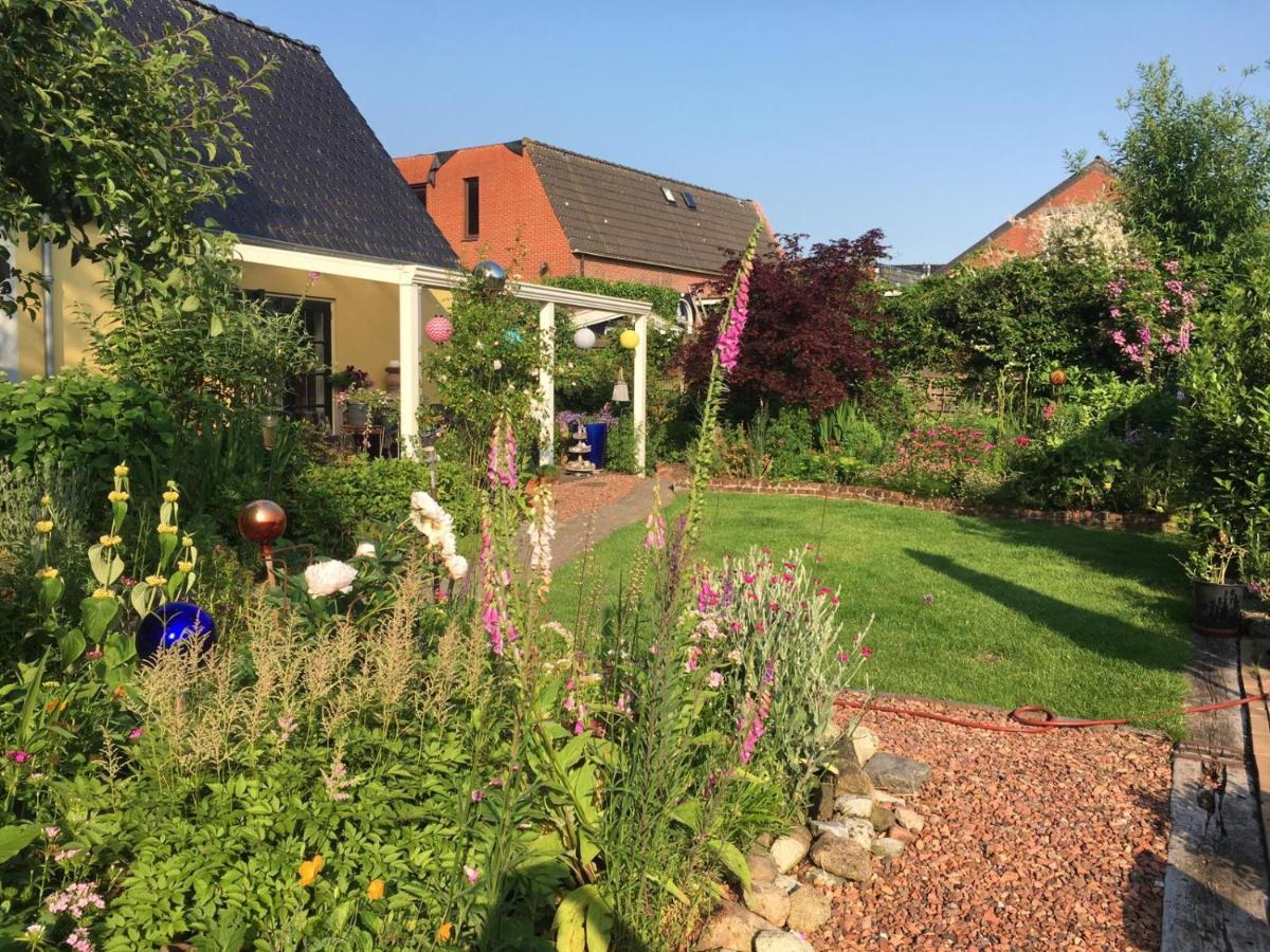 Bed and Breakfast T' Hogeland Ainrom Eenrum Exterior foto